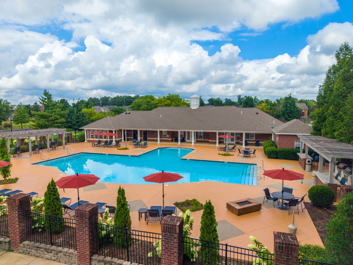 Cross Creek at Murfreesboro apartments drone photo of pool area.